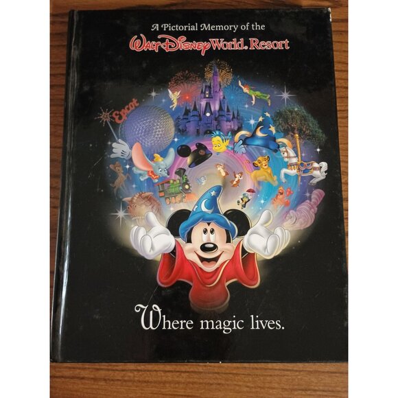 A Pictorial Memory Of Walt Disney World Resort Hardcover Book - Picture 1 of 5